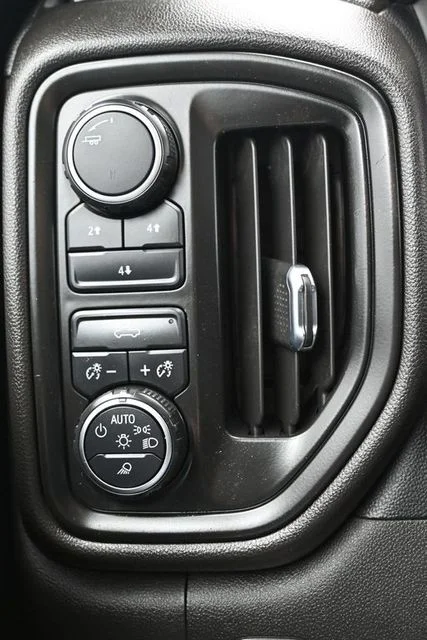 2022 Chevrolet Silverado 2500HD Custom - Photo 25