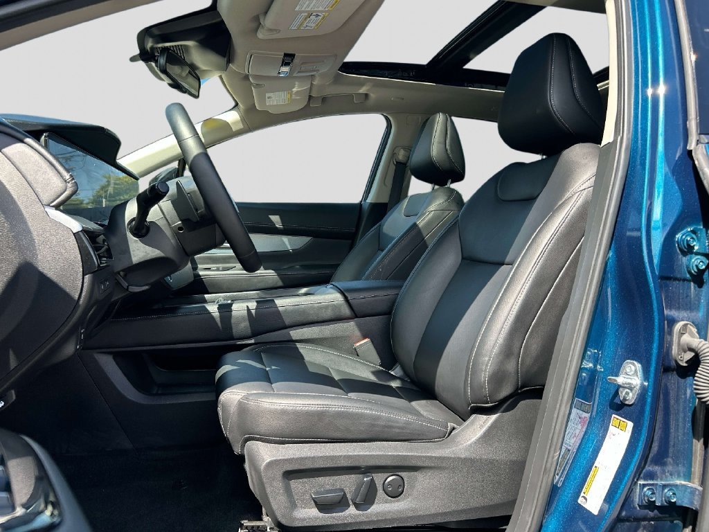 Used 2025 Blue Nissan SL image 20