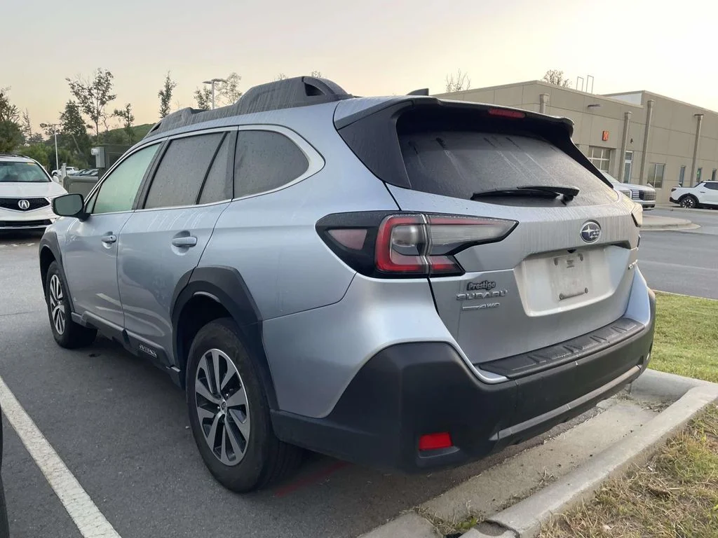 Used 2025 Ice Silver Metallic Subaru Premium image 3