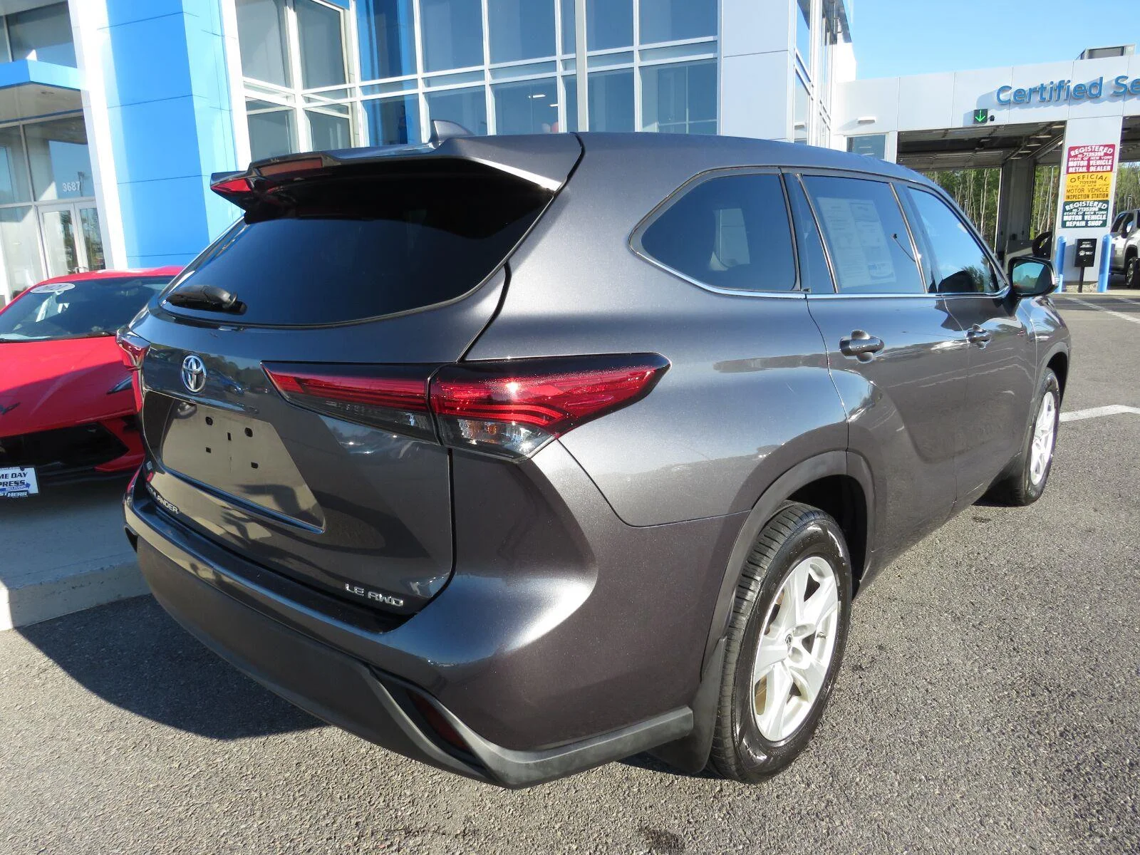 Used 2021 Magnetic Gray Met Toyota L image 7