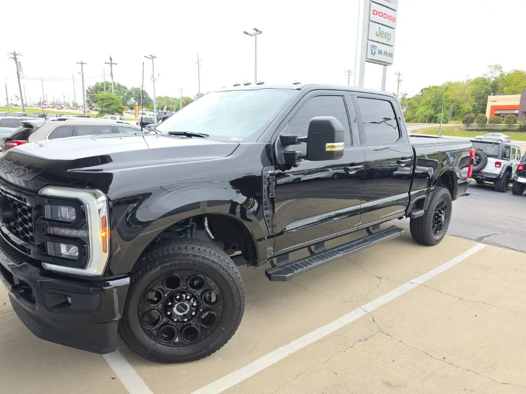 Used 2026 Black Ford XLT image 2