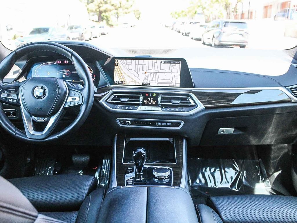 Used 2023 White BMW sDrive40i image 11