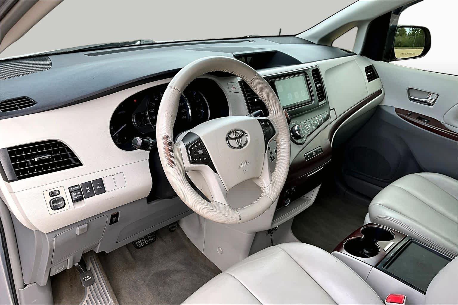 Used 2013 Silver Sky Metallic Toyota XLE image 15