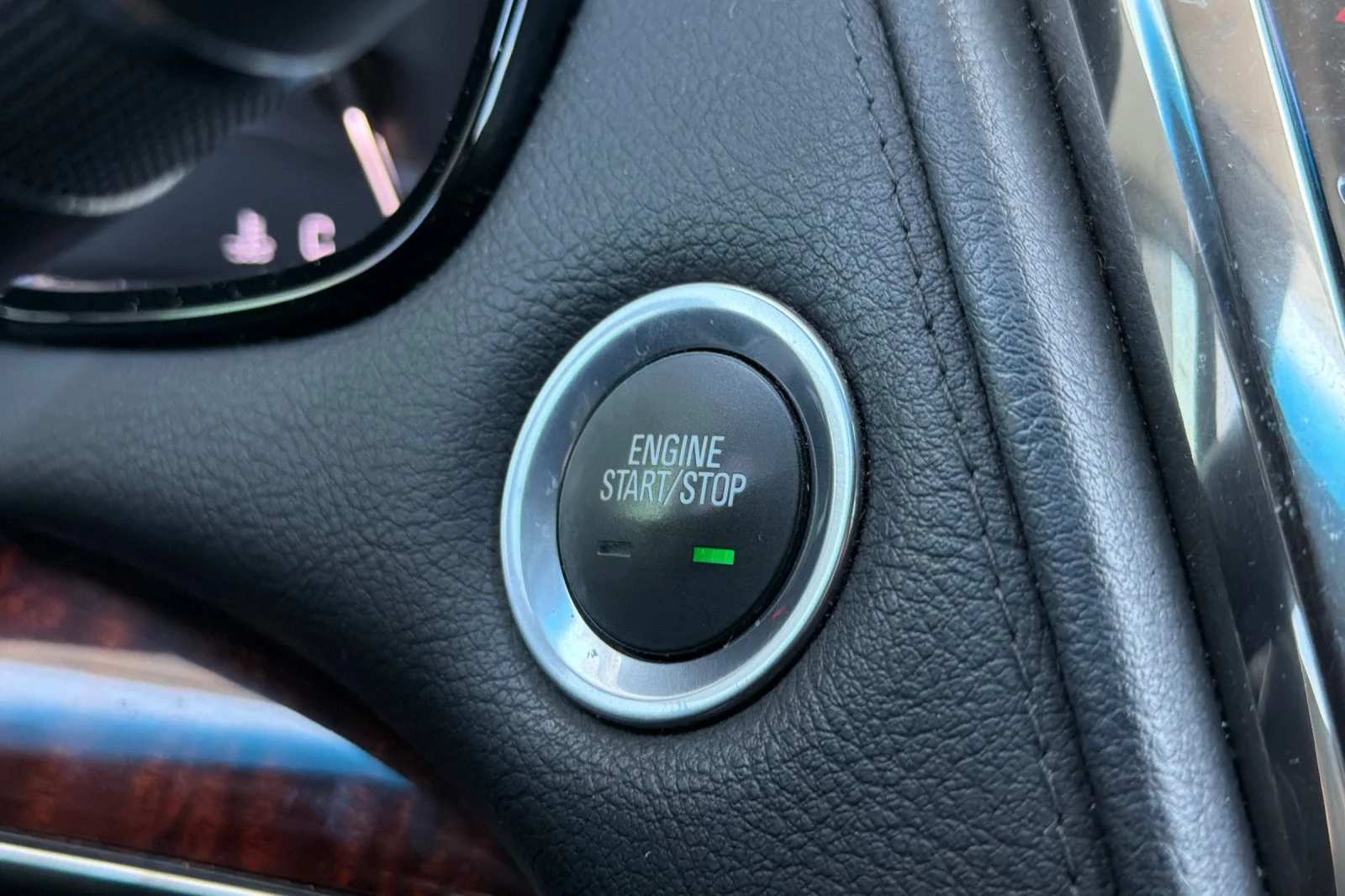 Used 2014 Red Cadillac 3.6L Luxury image 27