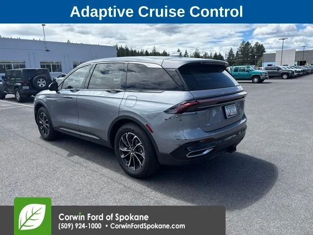 Used 2025 Gray Metallic Lincoln Premiere image 3