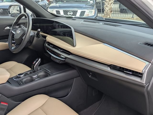 Used 2024 White Cadillac Luxury image 29