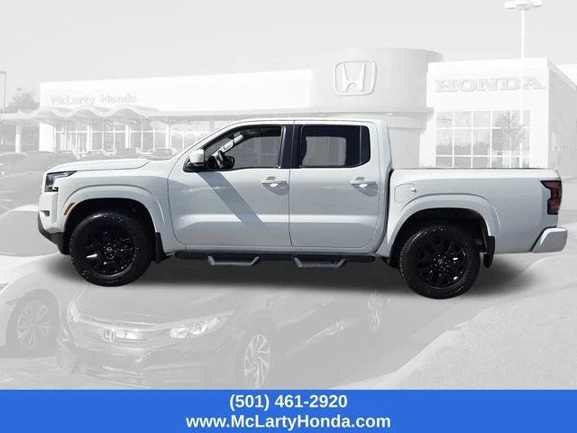 Used 2023 Glacier White Nissan SV image 2
