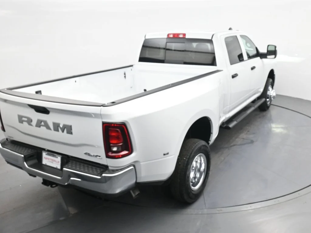 New 2026 Bright White Clear-Coat Exterior Paint RAM Tradesman image 26