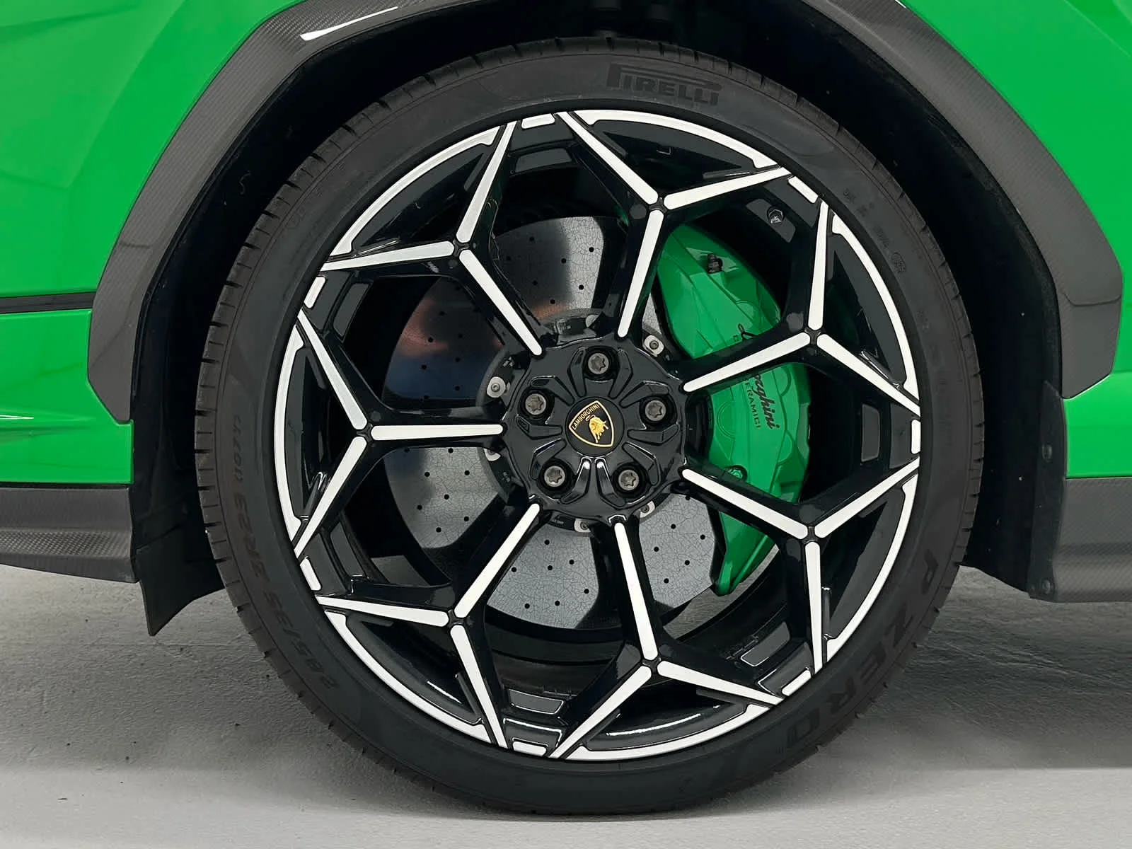 2024 Lamborghini Urus Performante - Photo 9