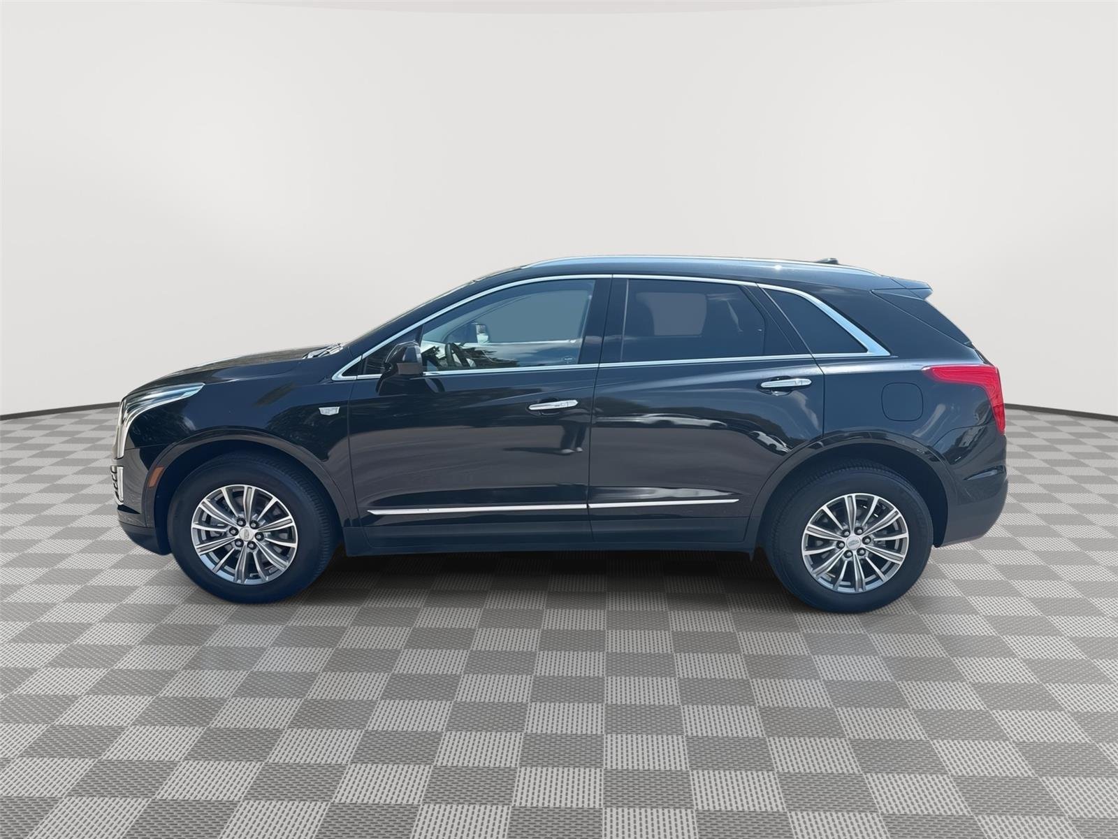 Used 2017 Stellar Black Metallic Cadillac Luxury FWD image 9
