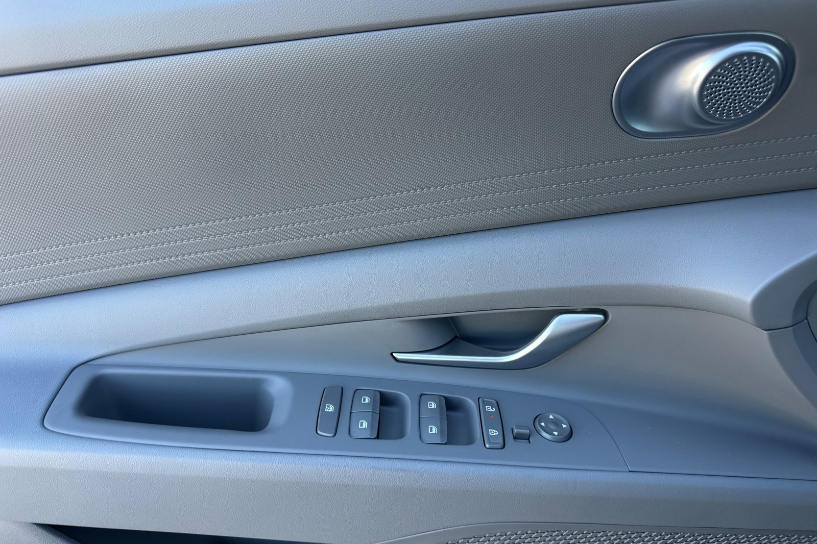 New 2026 Ecotronic Gray Hyundai SE image 30