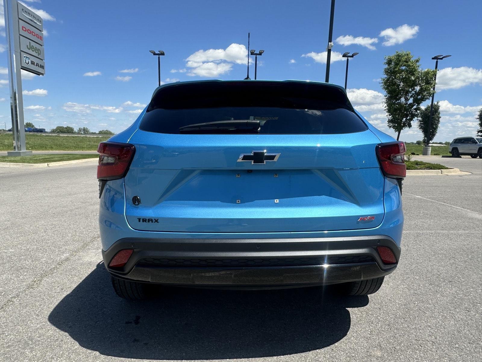 Used 2025 Marina Blue Metallic Chevrolet 2RS image 3