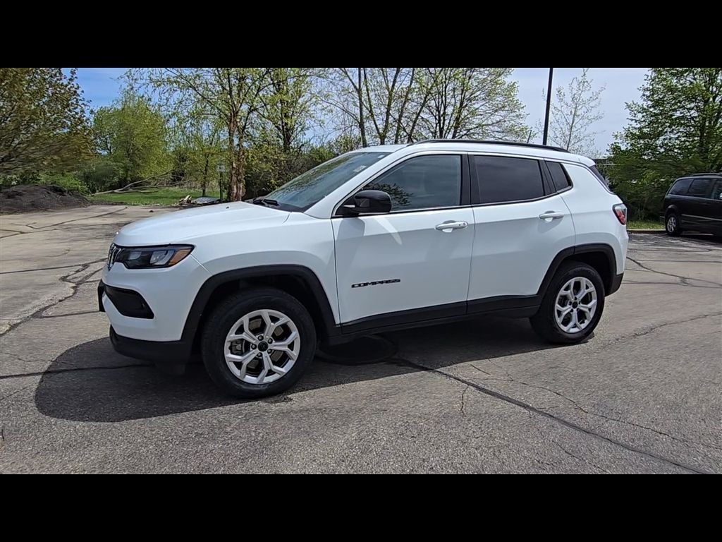 Certified Used 2025 White Jeep Latitude image 4