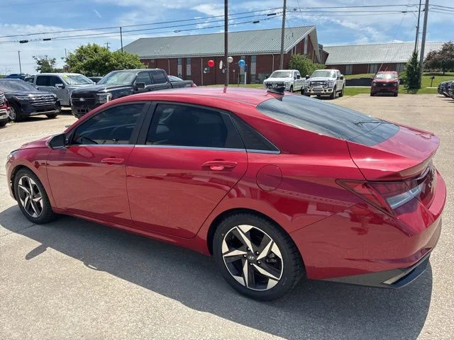 Used 2022 Scarlet Red Hyundai Limited image 5