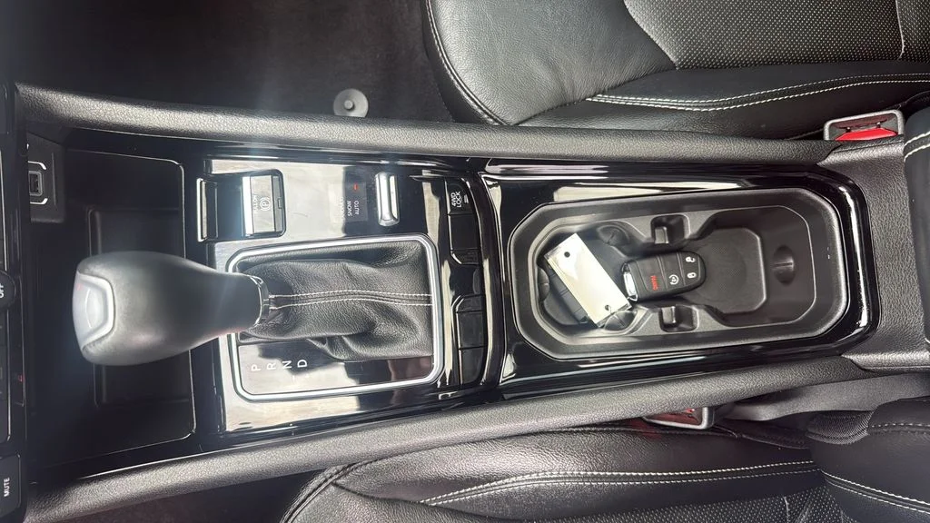 Used 2022 White Jeep High Altitude image 32
