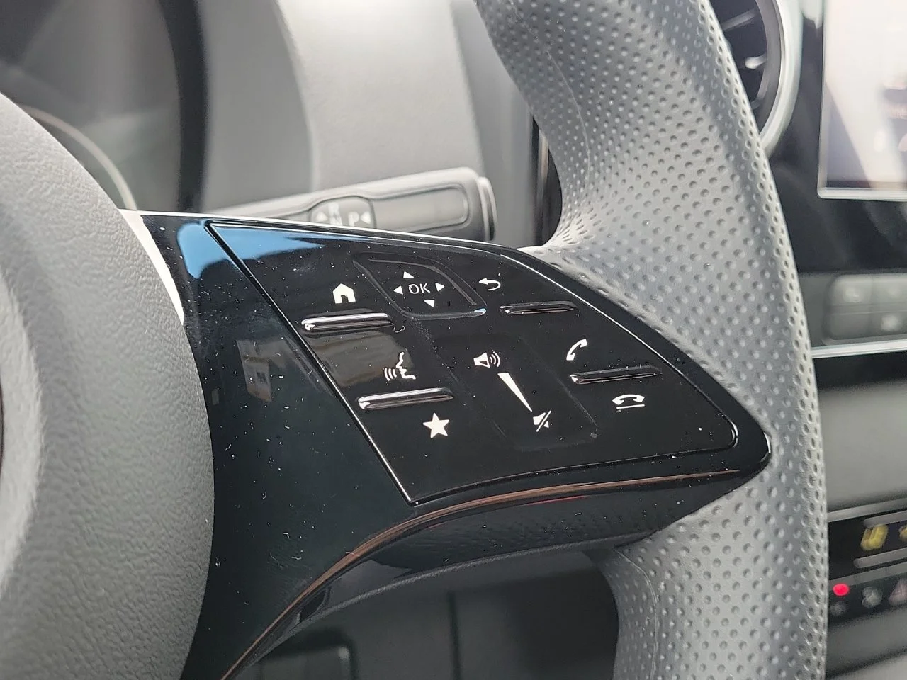New 2026 Black Mercedes-Benz Passenger 170 WB image 27