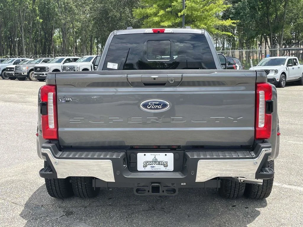 New 2026 Carbonized Gray Metallic Ford F-350® Lariat® image 4