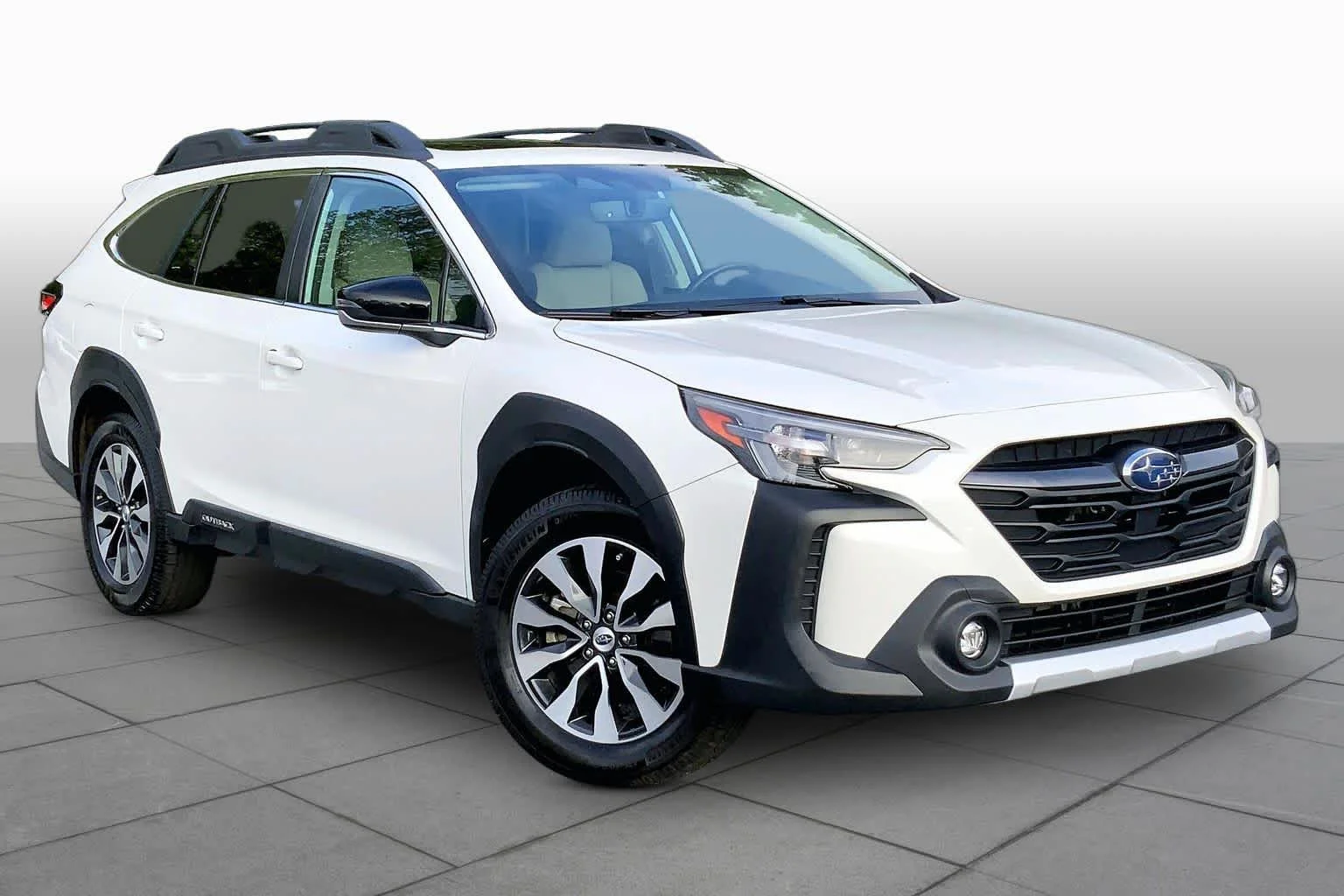 Used 2024 Crystal White Pearl Subaru Limited image 3