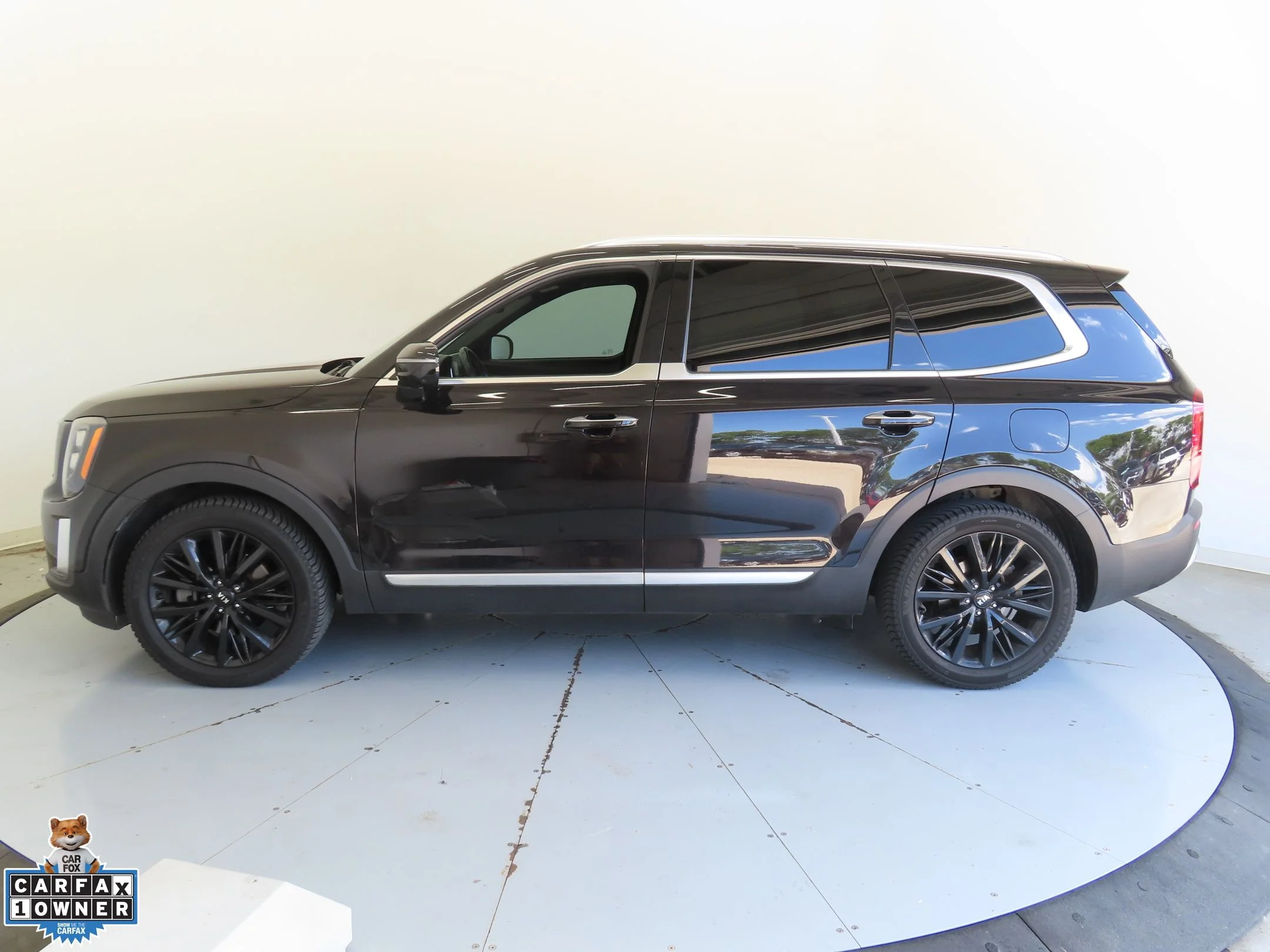 Used 2021 Black Kia SX image 7
