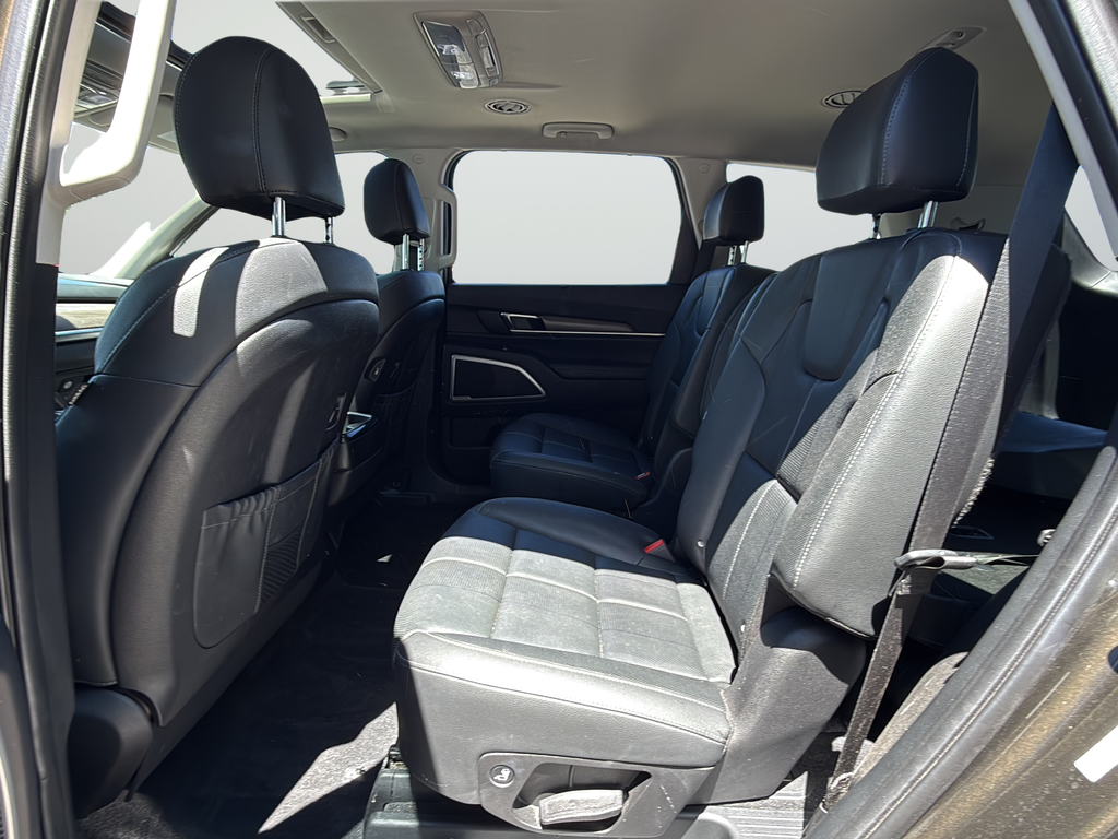 Used 2021 Green Kia EX image 15
