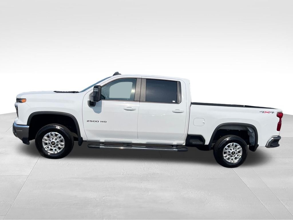 Used 2025 White Chevrolet LT image 2