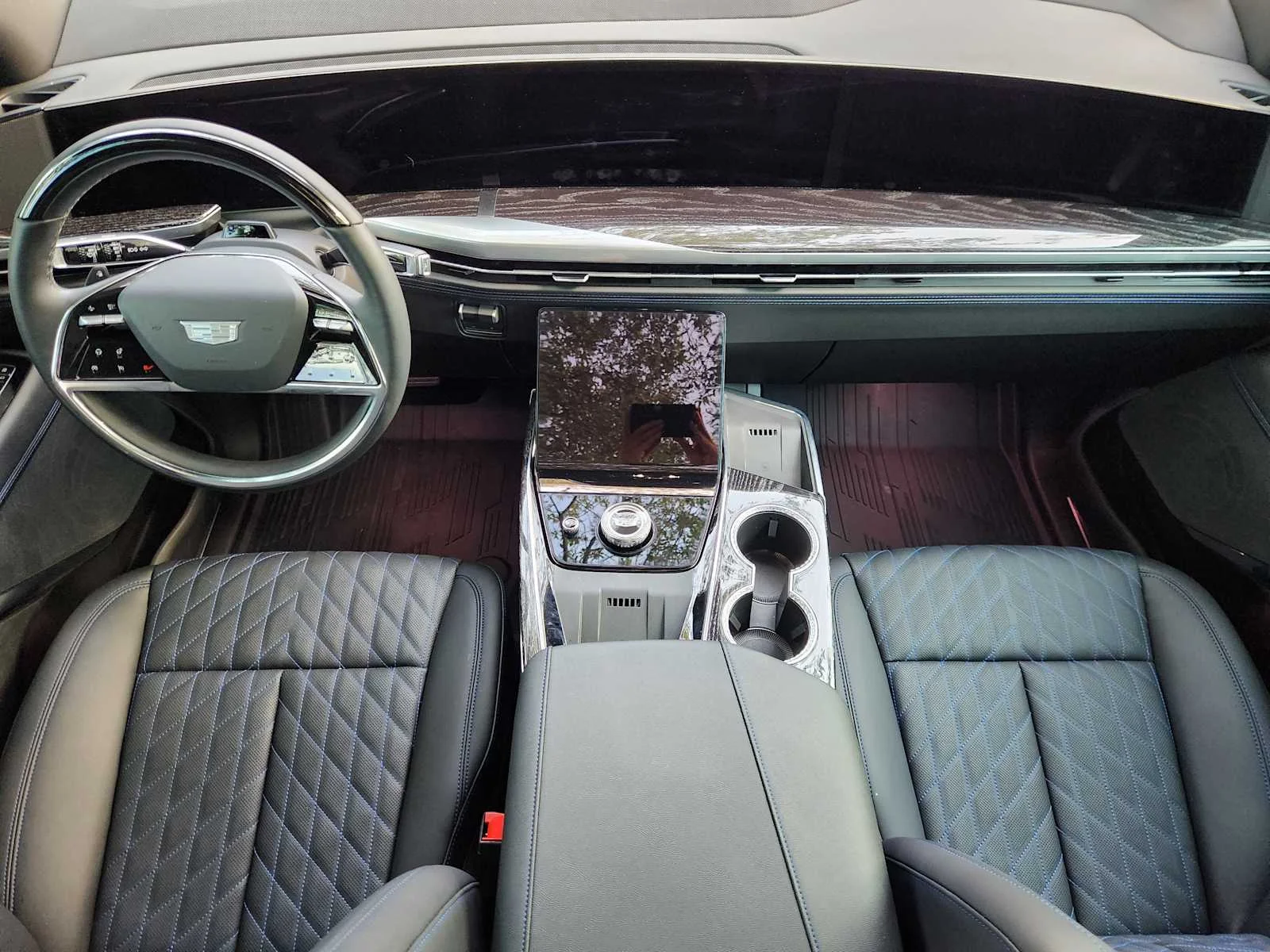 New 2026 Luna Metallic Cadillac Luxury image 18