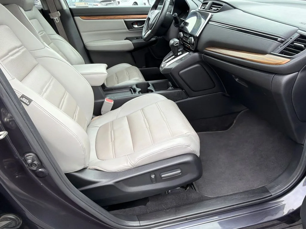 Used 2018 Black Honda Touring image 13