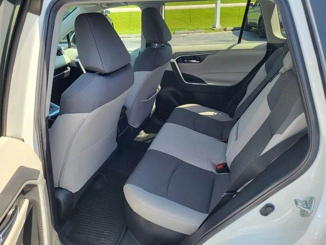 Used 2022 White Toyota XLE image 14