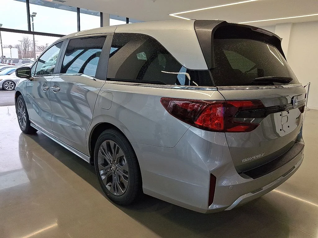 New 2026 Silver Honda Touring image 3