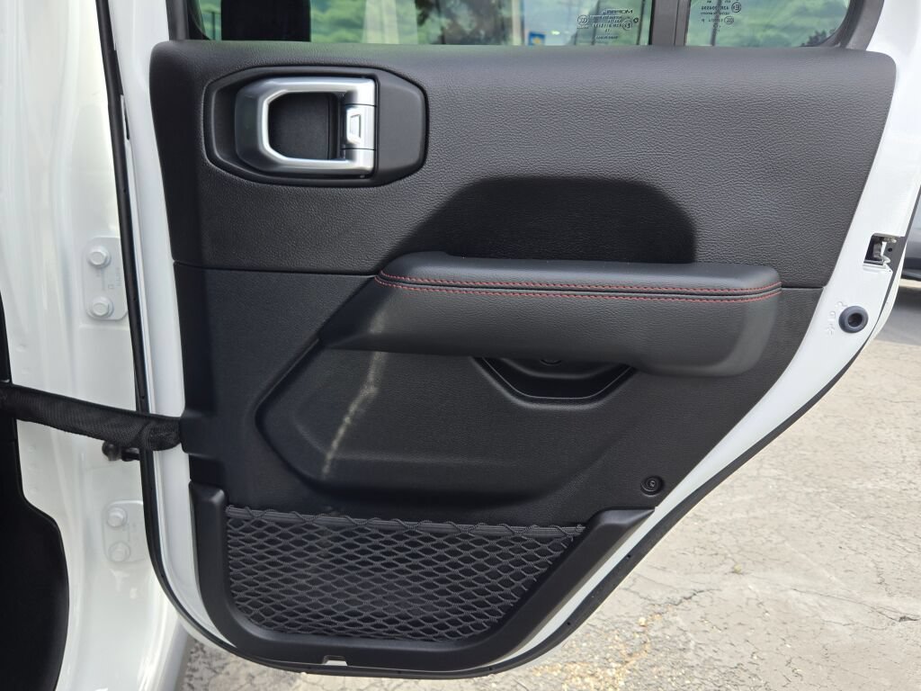 Used 2019 White Jeep Rubicon 4x4 image 12