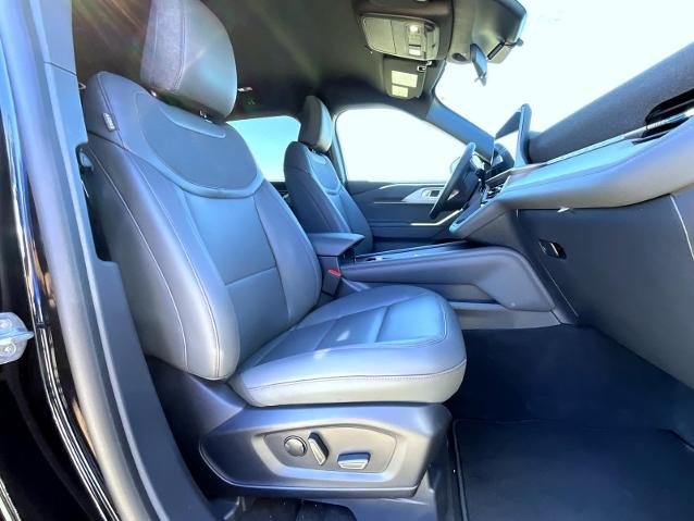 New 2027 Agate Black Metallic Ford Active image 47