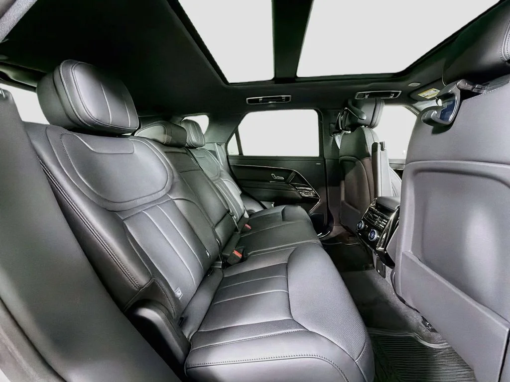 New 2026 Borasco Grey Land Rover Dynamic SE image 29