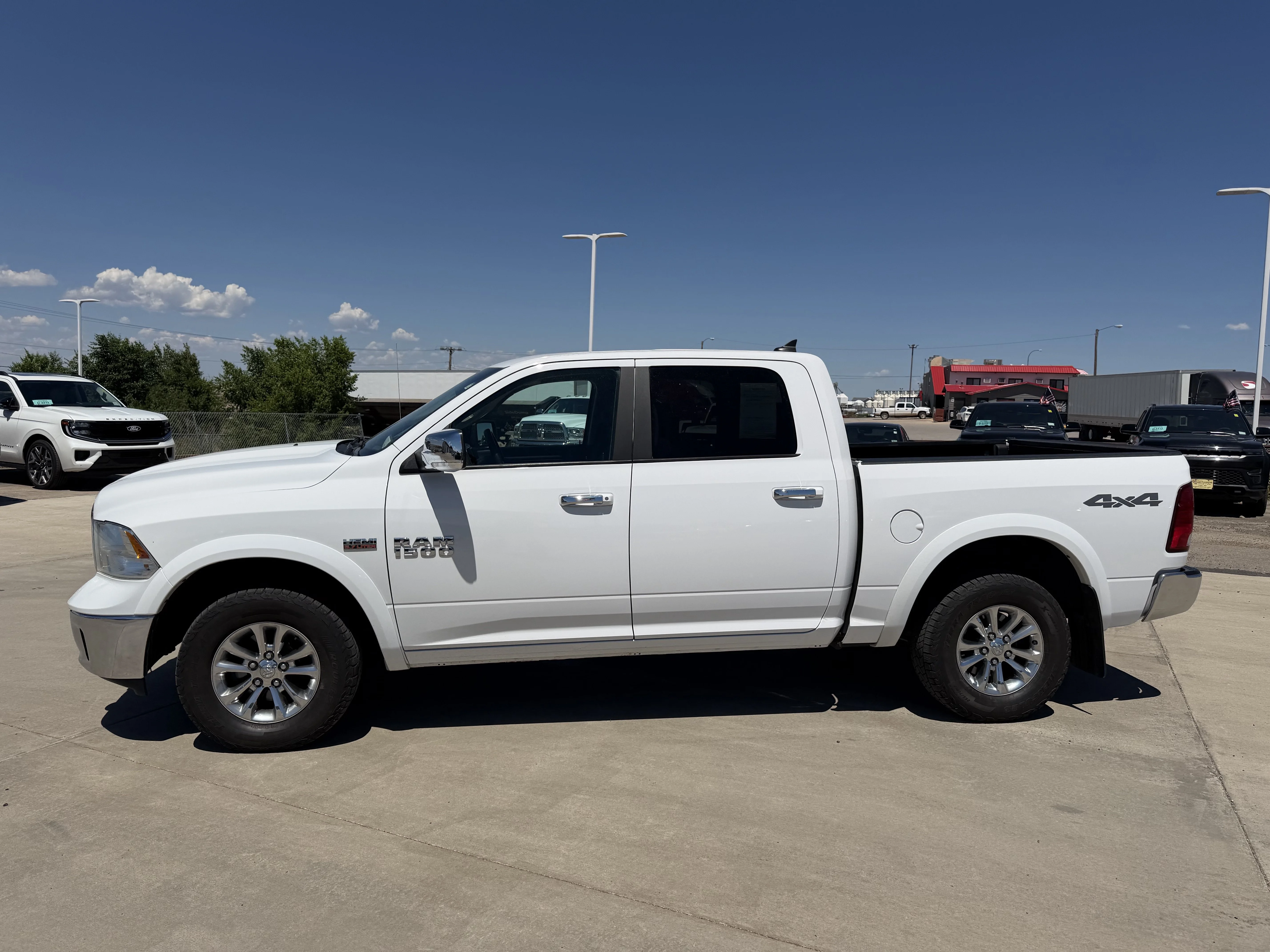 Used 2018 Bright White Clearcoat Ram Harvest image 8