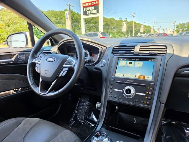 Used 2017 White Ford Sport image 13