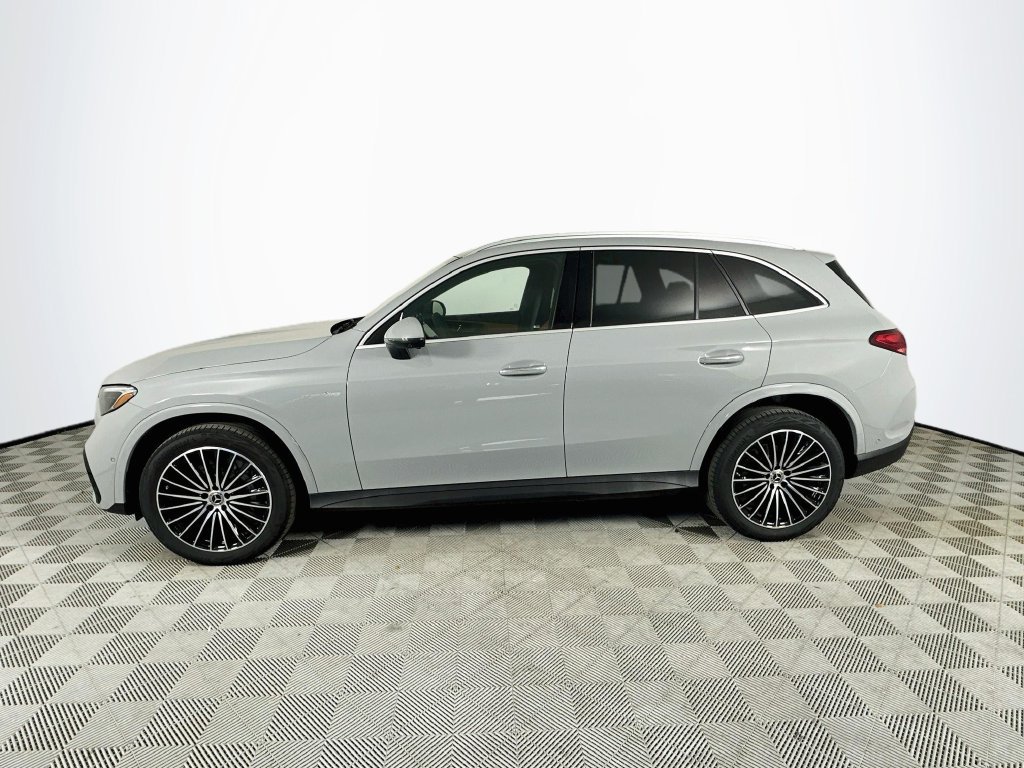 New 2027  Mercedes-Benz GLC 300 image 4