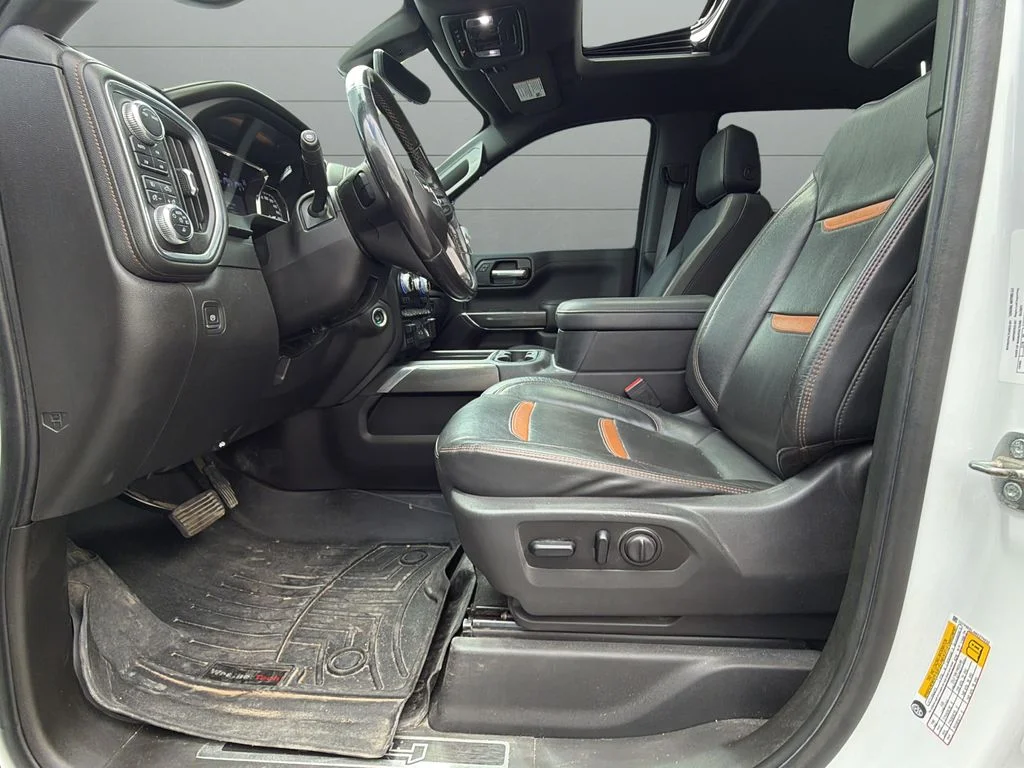 Used 2021 White GMC AT4 image 9