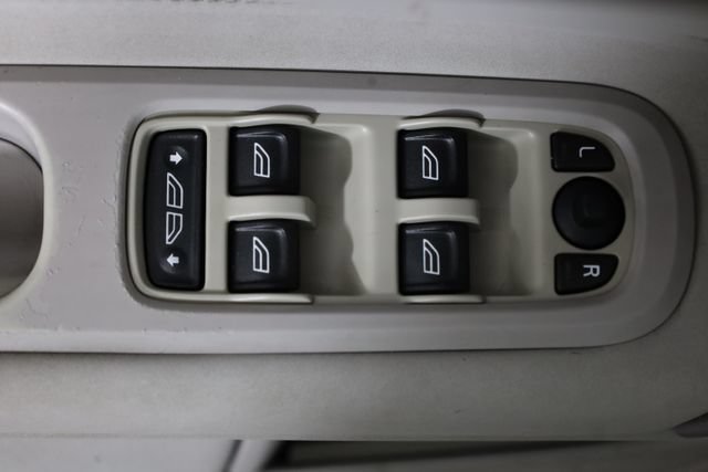 Used 2008 Red Volvo T5 M image 9