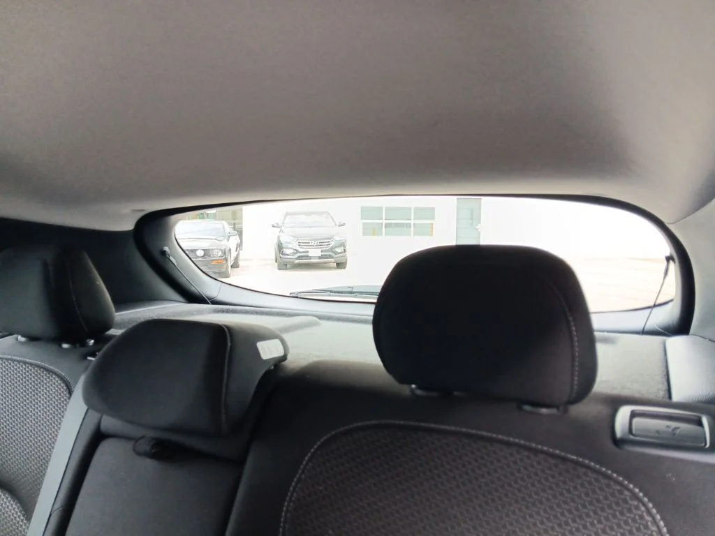 Used 2018 Electric Blue Metallic Hyundai Base image 30