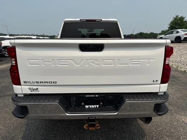 Used 2022 White Chevrolet LT image 7