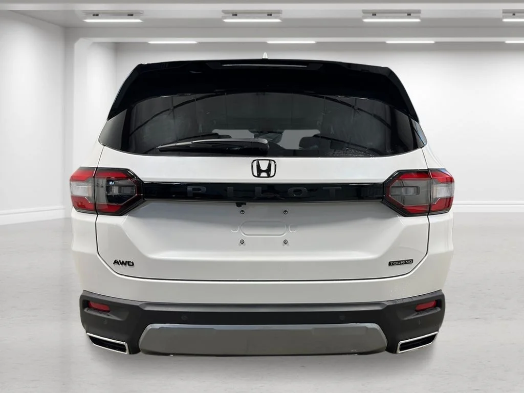 New 2026 Platinum White Pearl Honda Touring image 4