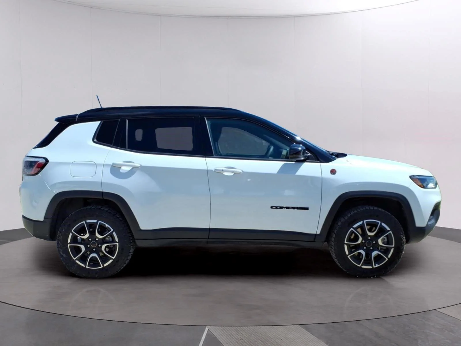 Used 2025 Bright White Clearcoat Jeep Trailhawk image 6
