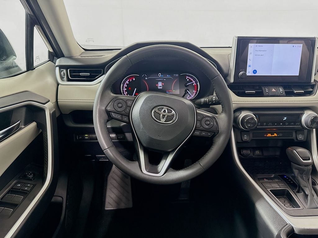 Used 2024 Magnetic Gray Metallic Toyota XLE Premium image 21