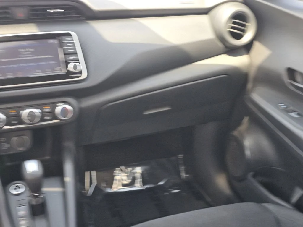 Used 2025 White Nissan S image 18