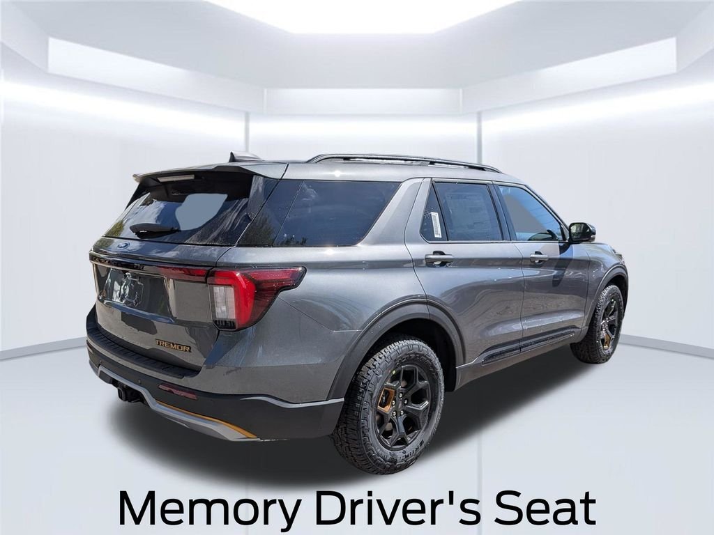 New 2026 Carbonized Gray Metallic Ford Tremor® image 7