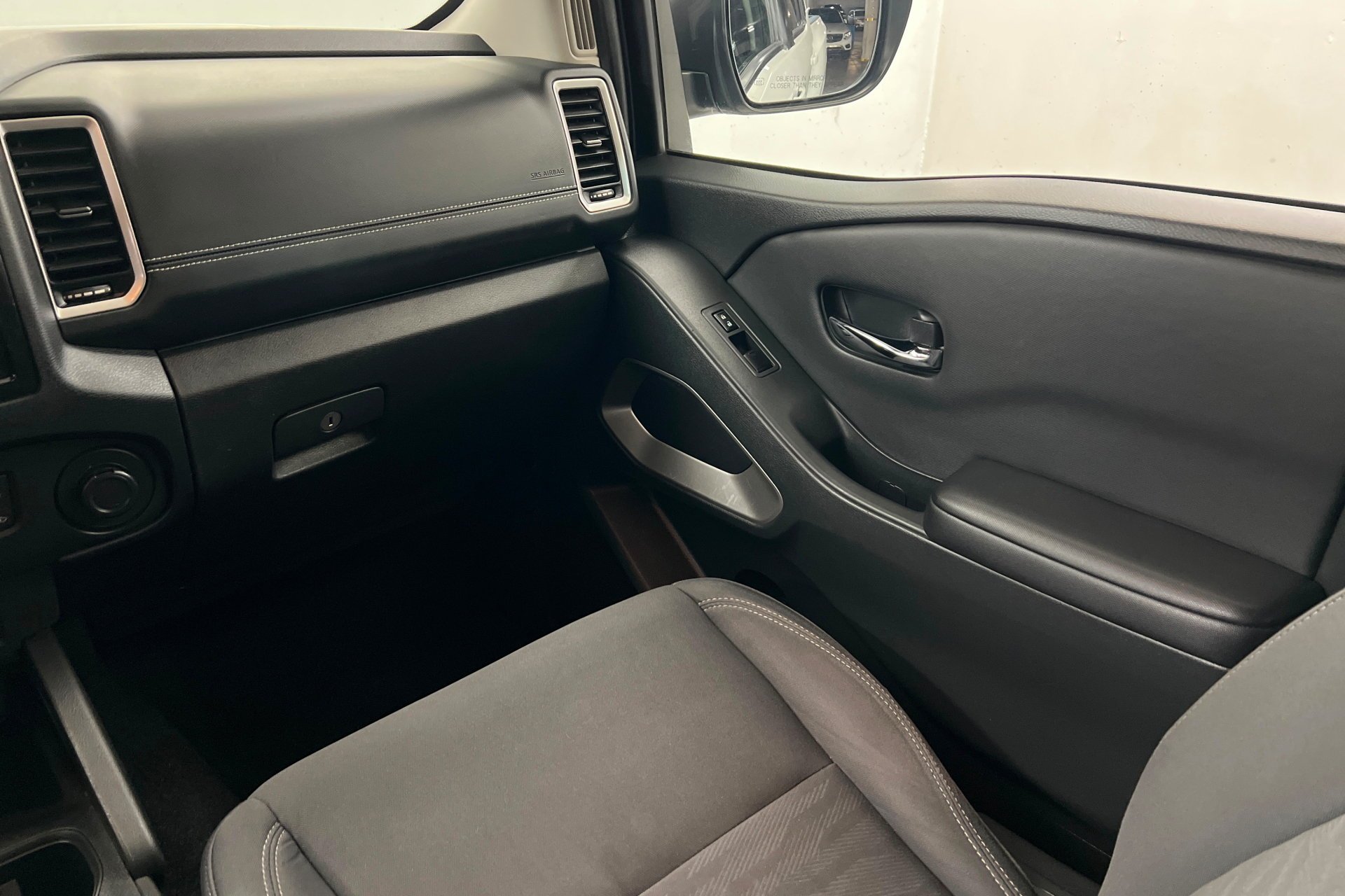 2024 Nissan Frontier SV - Photo 11