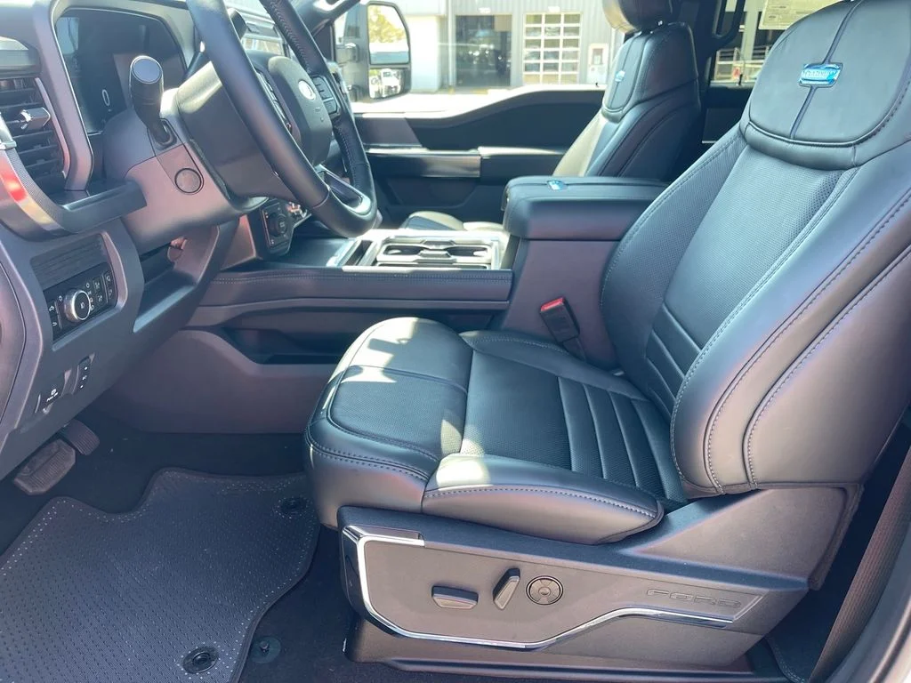 New 2026 Star White Metallic Tri-Coat Ford F-250® Platinum® image 7
