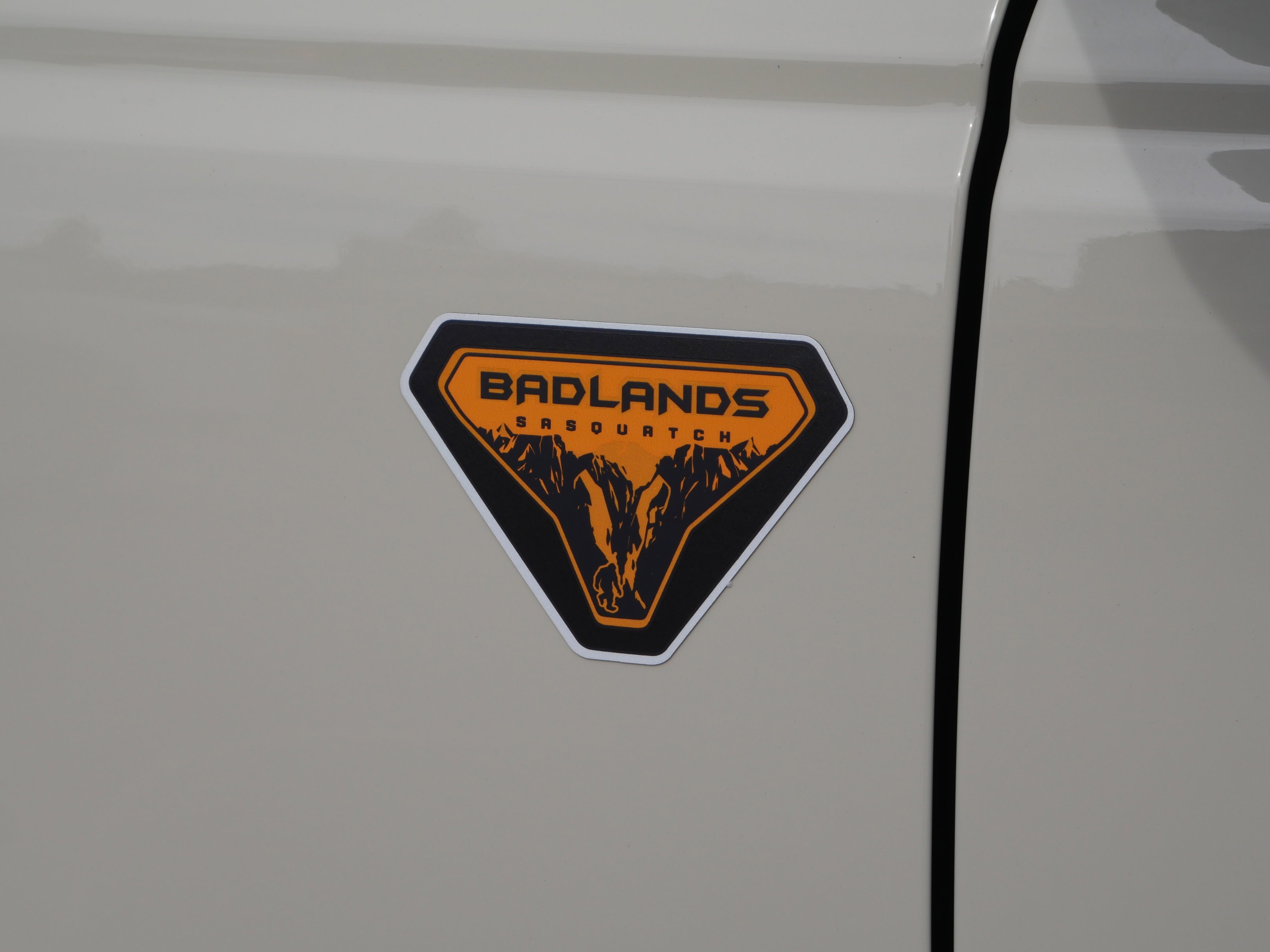 New 2026 DESERT SAND Ford Badlands image 21