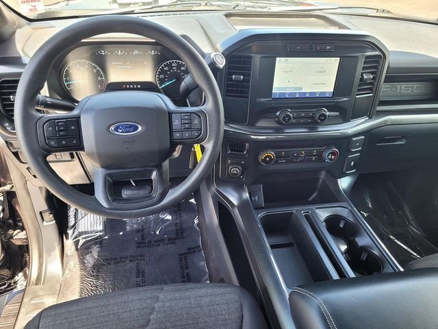Used 2022  Ford XL image 9