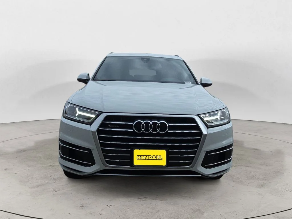 Used 2019 White Audi 45 SE Premium image 8