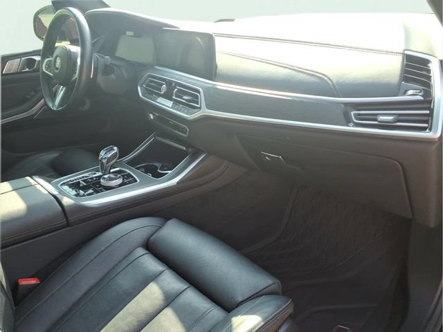 Used 2021 Black BMW M50i image 25
